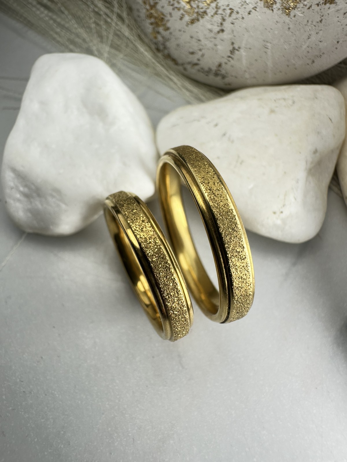 Χρυσές Βέρες από Ατσάλι με Ματ Υφή και Λουστρέ Τελείωμα – Ανθεκτικές & Υποαλλεργικές για Γάμο ή Αρραβώνα(ΚΩΔ:0107) Χρυσές Βέρες από Ατσάλι με Ματ Υφή και Λουστρέ Τελείωμα – Ανθεκτικές & Υποαλλεργικές για Γάμο ή Αρραβώνα(ΚΩΔ:0107)