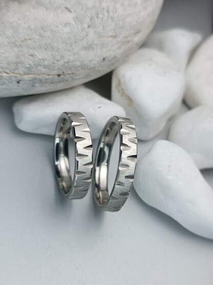 Pair of steel wedding rings with silver finish (CODE:0102)