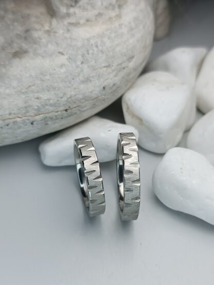 Pair of steel wedding rings with silver finish (CODE:0102)