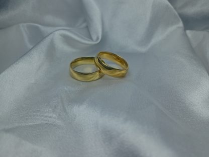 Set of classic wedding rings made of polished steel in gold color (CODE: 0101)