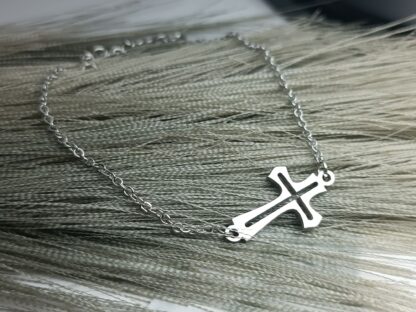 Bracelet with a cross (CODE:0334)