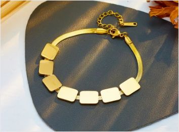 Οδηγός για layering βραχιολιών – Πώς να τα συνδυάσεις σωστά