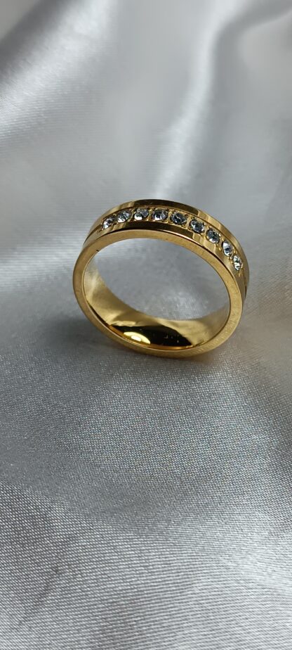 Δαχτυλίδι με στρας απο ατσάλι (ΚΩΔ:5585)
