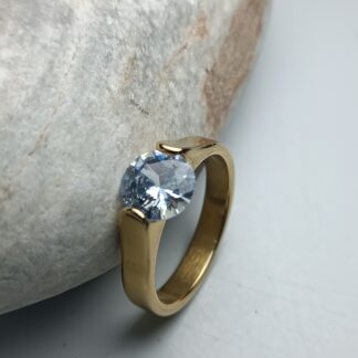 Ring with transparent stone (CODE:7855)