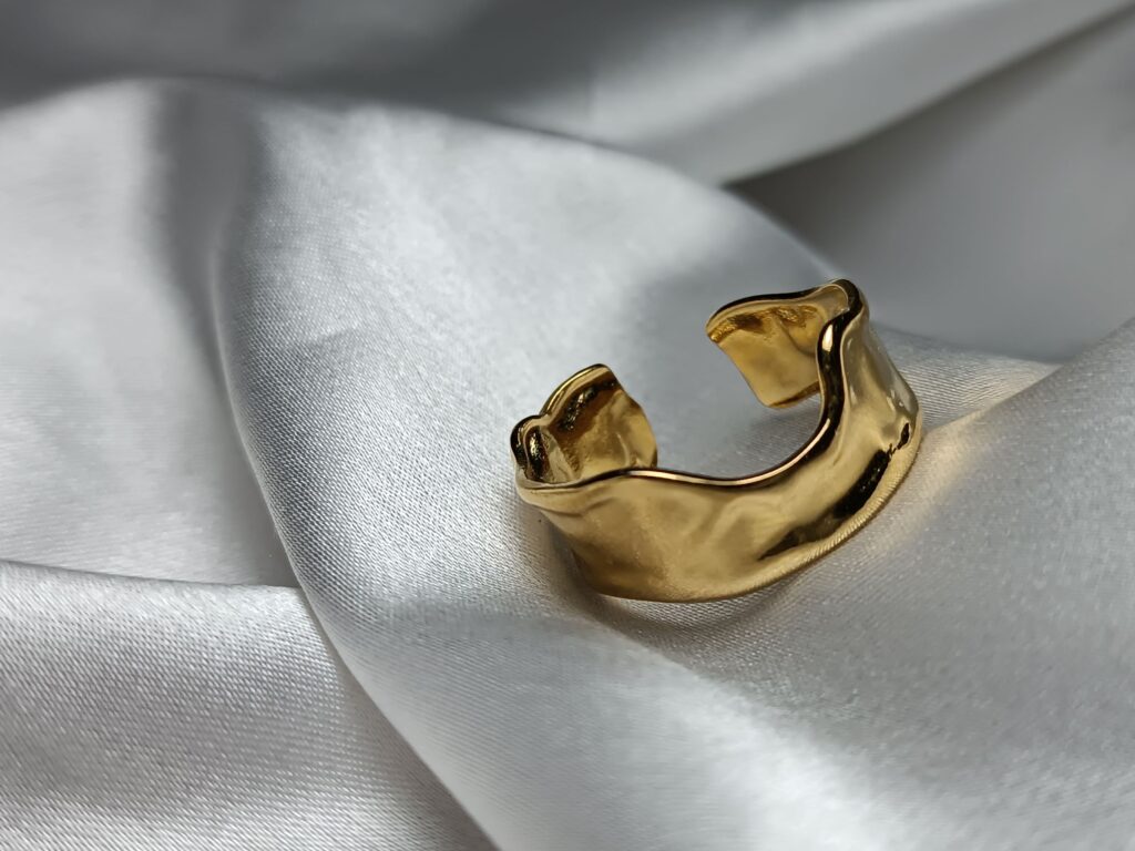 Τι δαχτυλίδια θα φορεθούν φέτος 2025