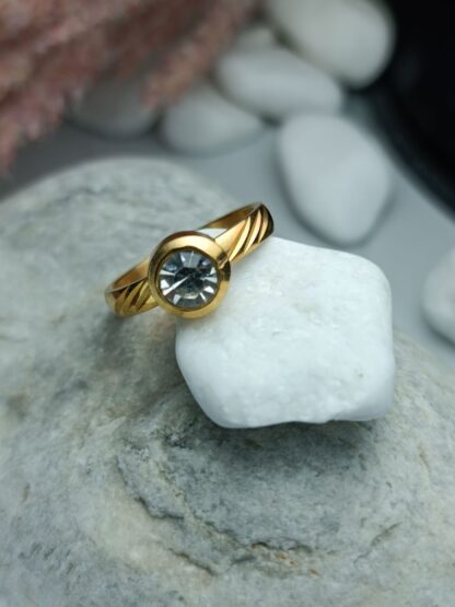 Ring with transparent zircon (CODE: 1212)