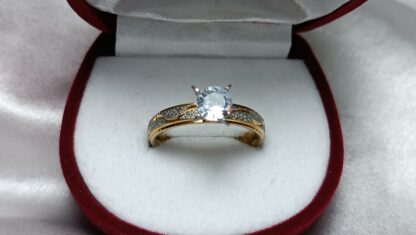 Ring with transparent zircon (CODE: 455221)