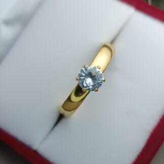 Ring with transparent zircon gold (CODE:1985)