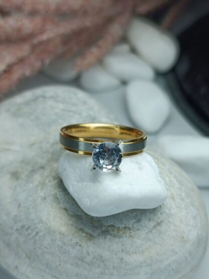 Ring with transparent zircon (CODE: 66885)