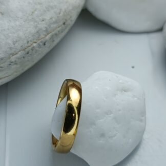 Polished steel ring and sagre in gold color (CODE: 410)