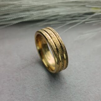 Polished, textured ring (CODE:410)