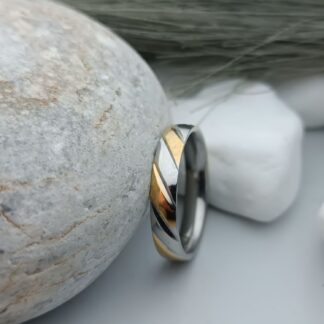 STAINLESS STEEL RING ()