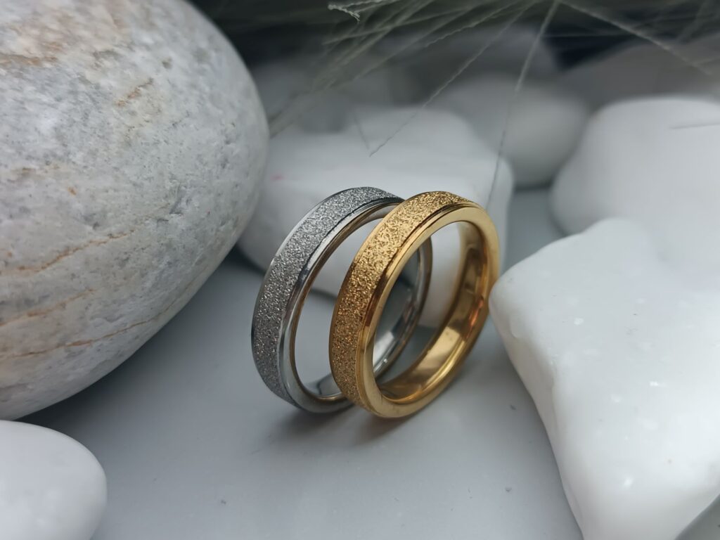 Ροζ χρυσό βέρες: Ο ρομαντικός και διαχρονικός συμβολισμός τους στον γάμο