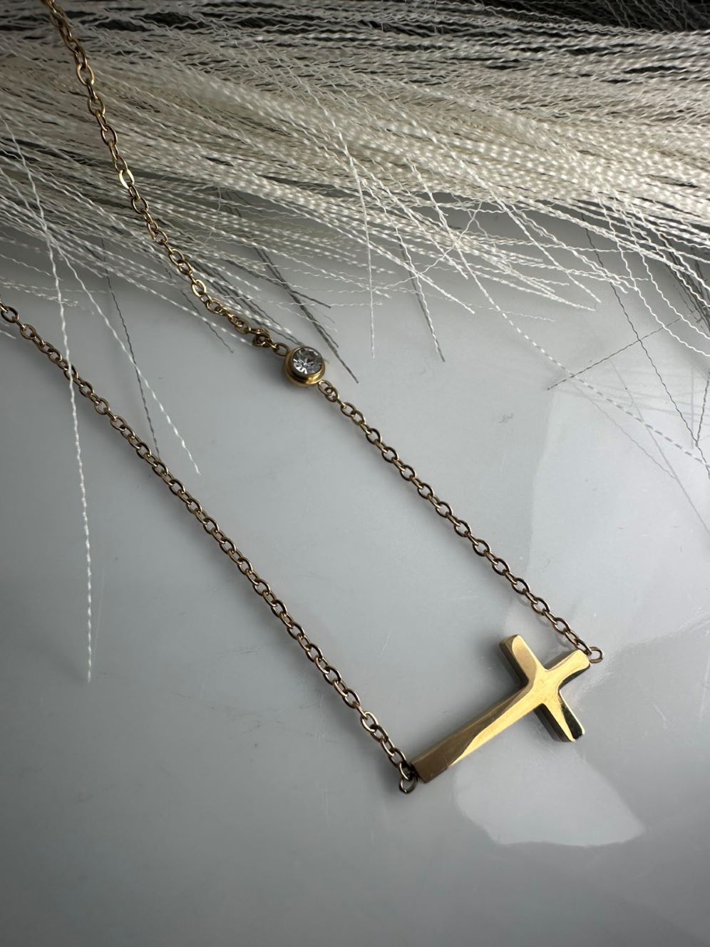 Ατσάλινος Σταυρός Ενωμένος με Αλυσίδα και Διάφανο Κρύσταλλο σε Χρυσό Χρώμα – Κομψό Κολιέ | Kosmimatomania.gr(ΚΩΔ:00214 ) Ατσάλινος Σταυρός Ενωμένος με Αλυσίδα και Διάφανο Κρύσταλλο σε Χρυσό Χρώμα – Κομψό Κολιέ | Kosmimatomania.gr(ΚΩΔ:00214 )
