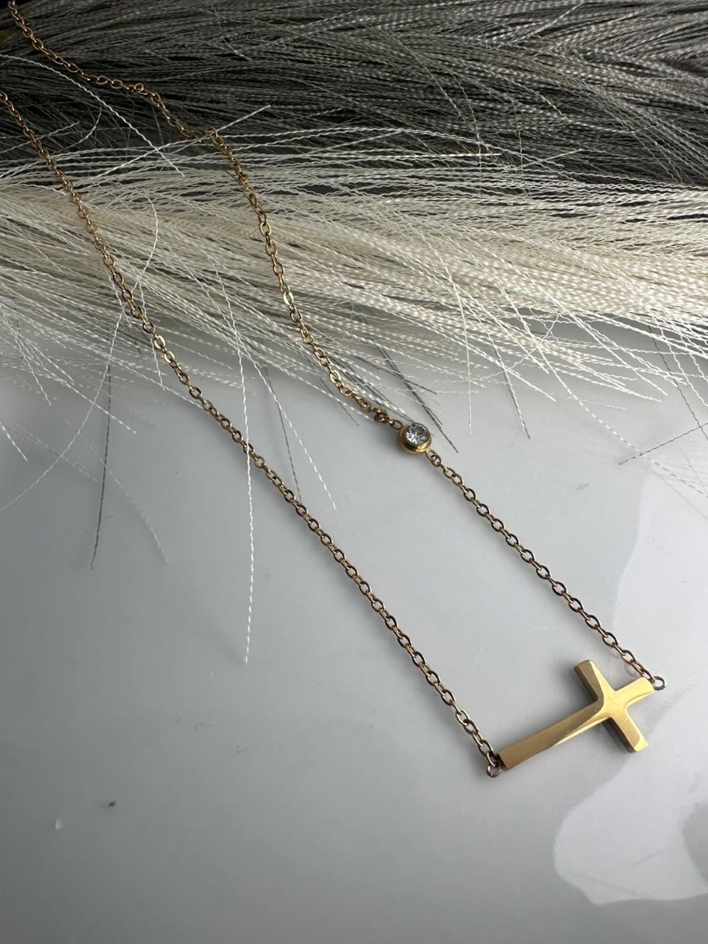 Ατσάλινος Σταυρός Ενωμένος με Αλυσίδα και Διάφανο Κρύσταλλο σε Χρυσό Χρώμα – Κομψό Κολιέ | Kosmimatomania.gr(ΚΩΔ:00214 ) Ατσάλινος Σταυρός Ενωμένος με Αλυσίδα και Διάφανο Κρύσταλλο σε Χρυσό Χρώμα – Κομψό Κολιέ | Kosmimatomania.gr(ΚΩΔ:00214 )