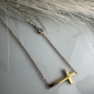 Ατσάλινος Σταυρός Ενωμένος με Αλυσίδα και Διάφανο Κρύσταλλο σε Χρυσό Χρώμα – Κομψό Κολιέ | Kosmimatomania.gr(ΚΩΔ:00214 ) Ατσάλινος Σταυρός Ενωμένος με Αλυσίδα και Διάφανο Κρύσταλλο σε Χρυσό Χρώμα – Κομψό Κολιέ | Kosmimatomania.gr(ΚΩΔ:00214 )