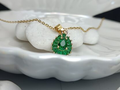 Steel necklace with green stone and zircon