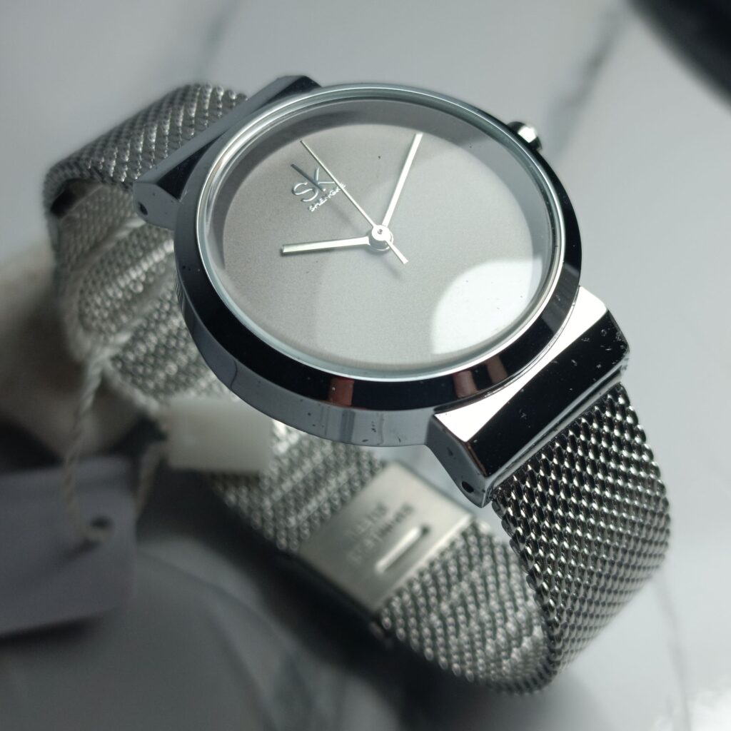 Πώς να ταιριάξεις το ρολόι με τα κοσμήματά σου – Ο απόλυτος οδηγός