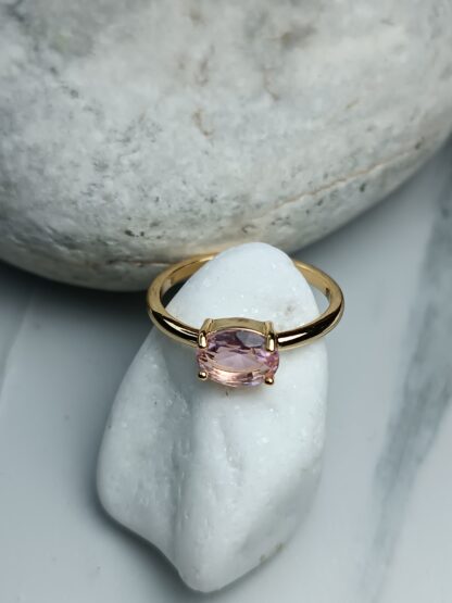 Single stone with pink zircon stones (CODE: 132)