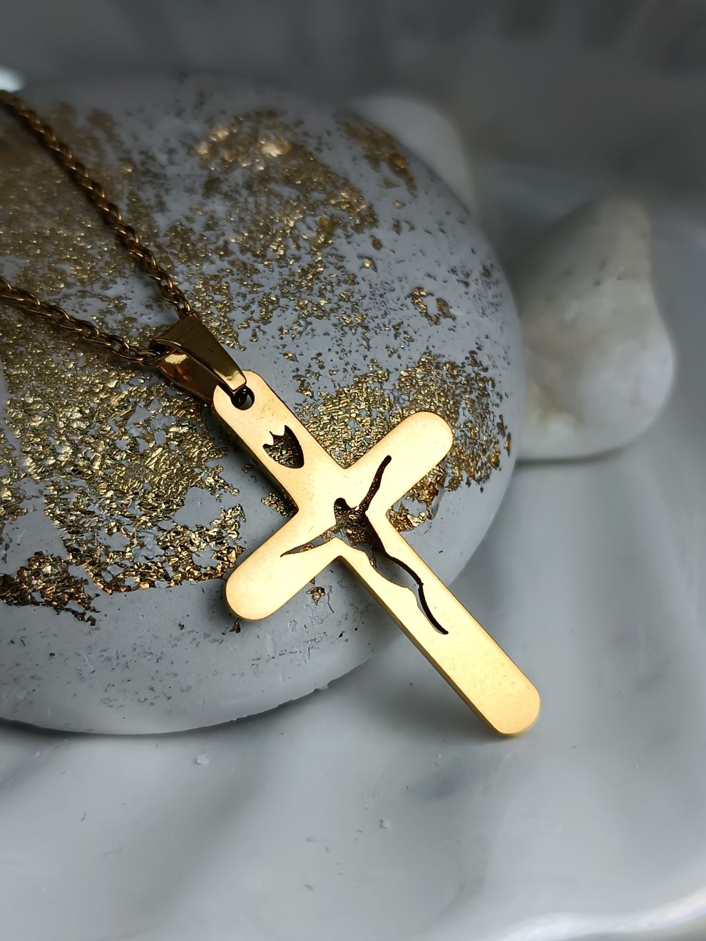 Ανδρικός Χρυσός Σταυρός από Ατσάλι με Χαραγμένο Χριστό & Καρδιά(ΚΩΔ:2233) Ανδρικός Χρυσός Σταυρός από Ατσάλι με Χαραγμένο Χριστό & Καρδιά(ΚΩΔ:2233)