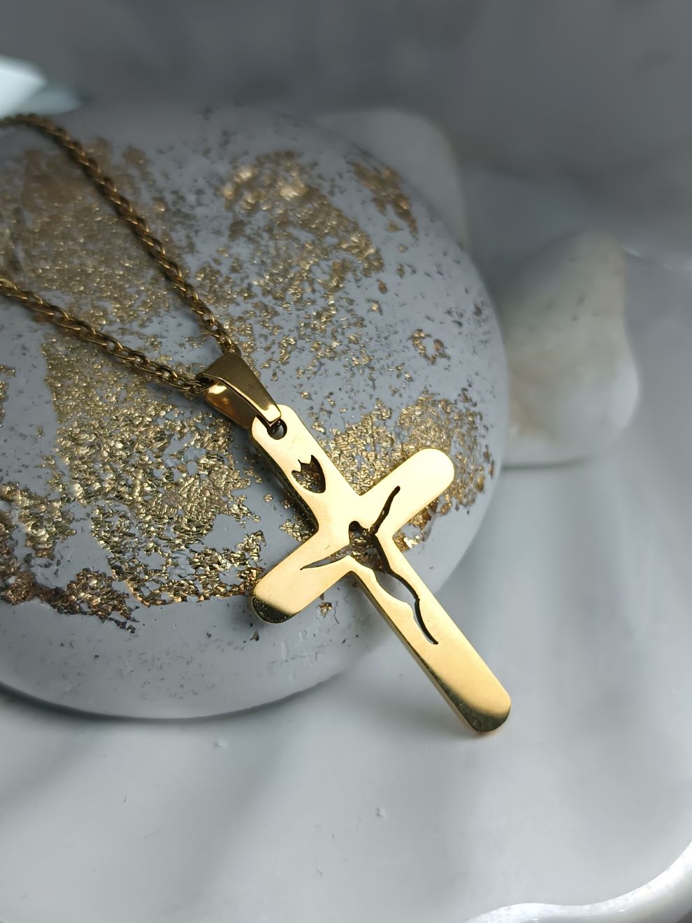 Ανδρικός Χρυσός Σταυρός από Ατσάλι με Χαραγμένο Χριστό & Καρδιά(ΚΩΔ:2233) Ανδρικός Χρυσός Σταυρός από Ατσάλι με Χαραγμένο Χριστό & Καρδιά(ΚΩΔ:2233)