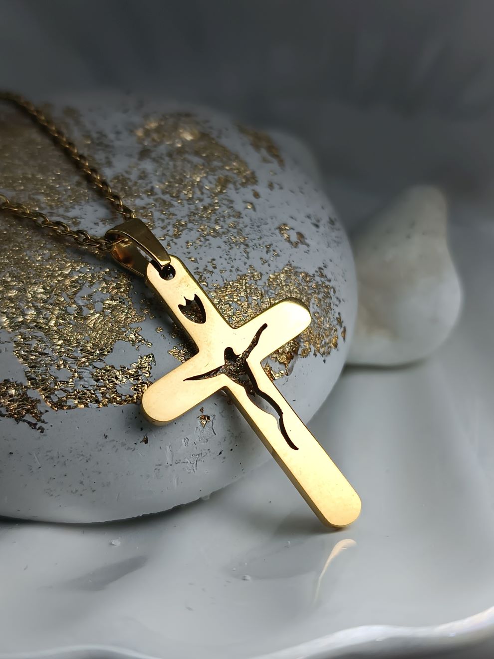 Ανδρικός Χρυσός Σταυρός από Ατσάλι με Χαραγμένο Χριστό & Καρδιά(ΚΩΔ:2233) Ανδρικός Χρυσός Σταυρός από Ατσάλι με Χαραγμένο Χριστό & Καρδιά(ΚΩΔ:2233)