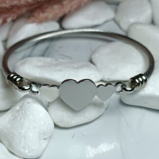 Steel bracelet with heart (CODE: 041250)