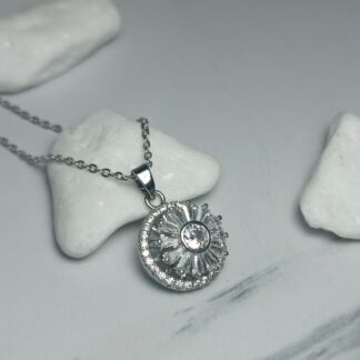 ROTATING FLOWER NECKLACE(CODE:084)