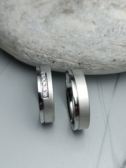 Pair of polished wedding rings, matte finish, thickness 6 mm (CODE: 00100)