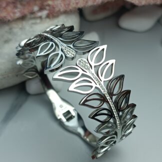 Women's stainless steel handcuff with leaves and zircon in silver (CODE:046)