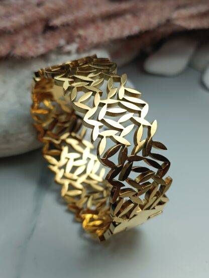 Stainless steel handcuff bracelet with mosaic finish (CODE:3339)