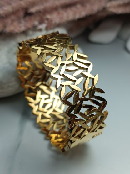 Stainless steel handcuff bracelet with mosaic finish (CODE:3339)