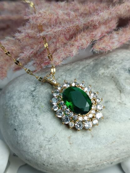 Rosette necklace with green zircon (CODE:059)