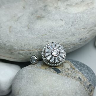 Ring with zircon flower (CODE:086)