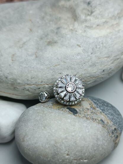 Ring with zircon flower (CODE:086)