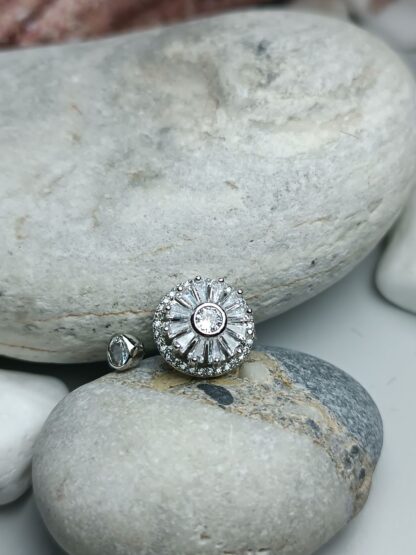 Ring with zircon flower (CODE:086)