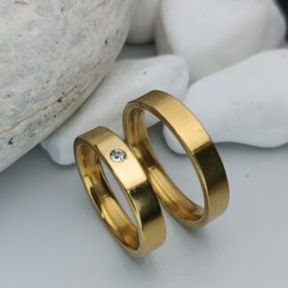 Pair of classic wedding rings (CODE:0017)