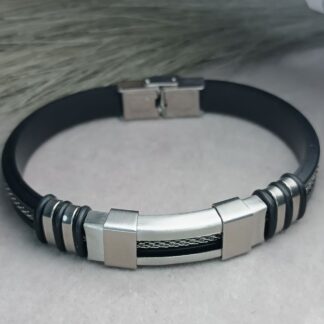 BLACK LEATHER BRACELET WITH BLACK AND SILVER METALLIC DETAILS(CODE:7748)