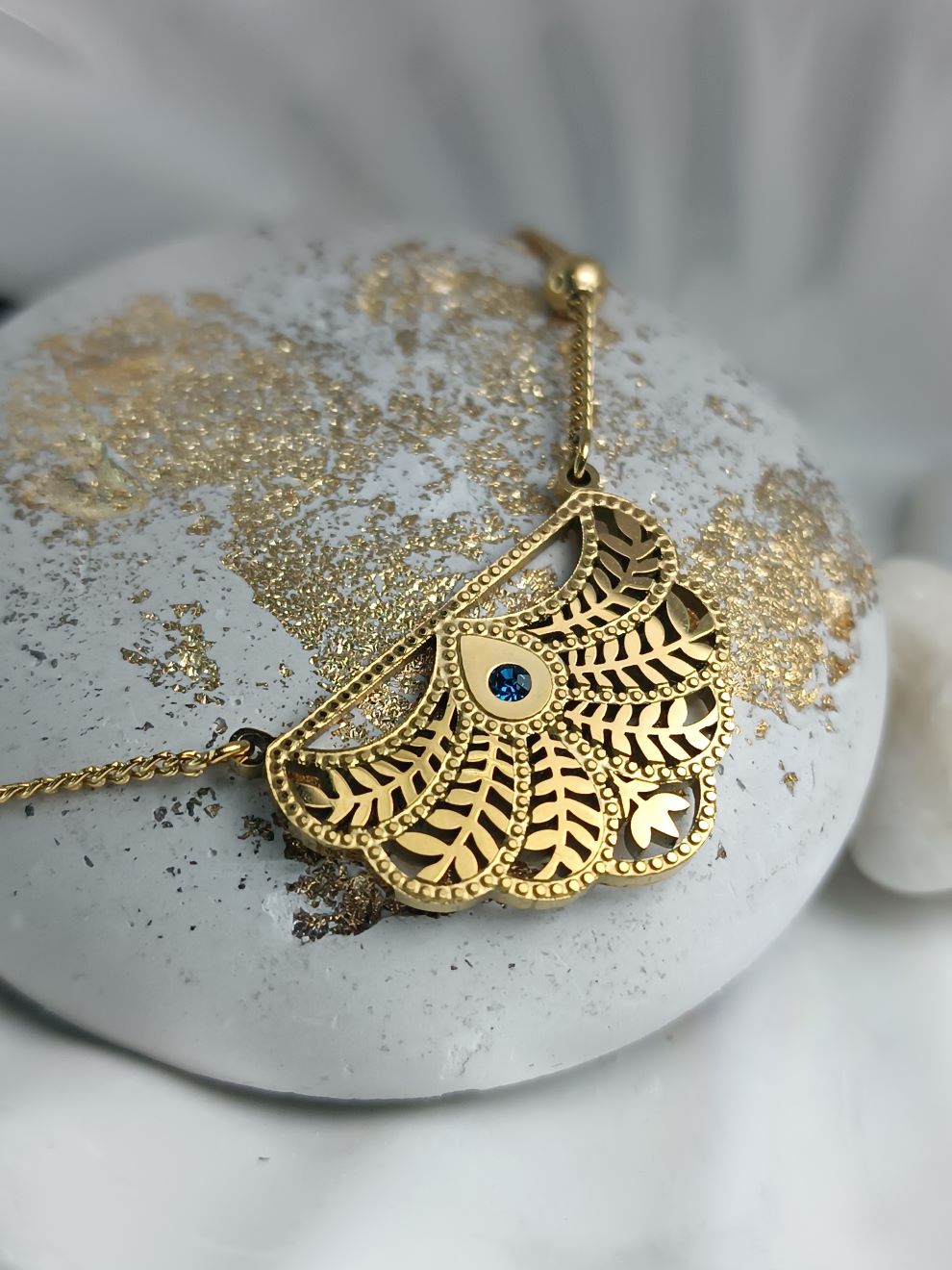 Κολιέ με Φύλλα και Μπλε Ζιργκόν – Χρυσό Ατσάλι | Kosmimatomania.gr(ΚΩΔ:0079) Κολιέ με Φύλλα και Μπλε Ζιργκόν – Χρυσό Ατσάλι | Kosmimatomania.gr(ΚΩΔ:0079)