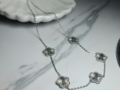 STEEL NECKLACE WITH FLOWERS (CODE:08)