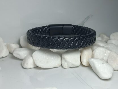 Leather men's bracelet with steel clasp (CODE:055)