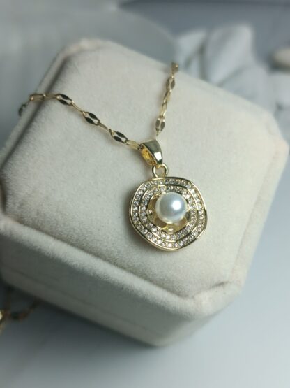 Steel necklace with pearl set (CODE:0078)