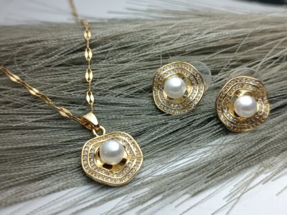 Steel necklace with pearl set (CODE:0078)