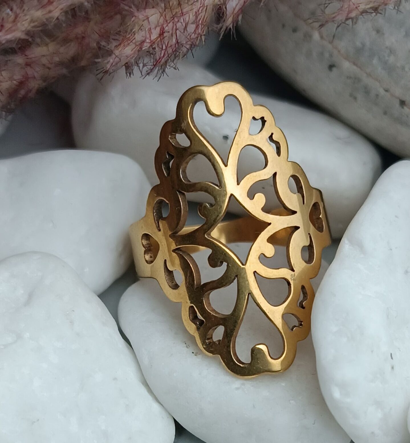 Πόσα δαχτυλίδια να φοράω; Ο απόλυτος οδηγός κομψότητας στα κοσμήματα | Kosmimatomania.gr