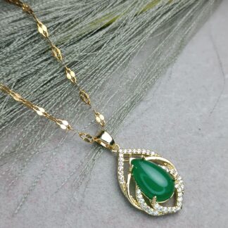 Steel necklace with green teardrop stone, zircon around, in gold color (CODE: 08022)