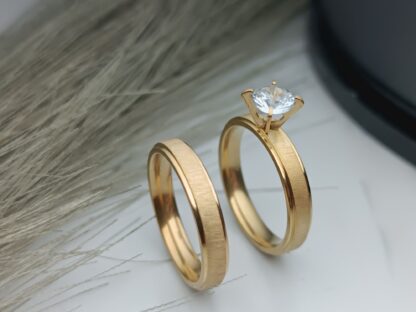 Ring together with single polished stone, matte finish, thickness 4mm (CODE: 00555)