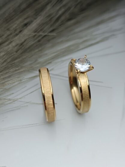 Ring together with single polished stone, matte finish, thickness 4mm (CODE: 00555)