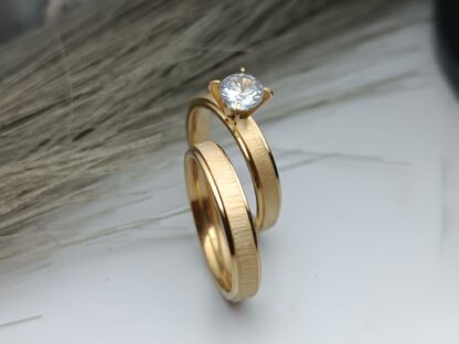 Ring together with single polished stone, matte finish, thickness 4mm (CODE: 00555)