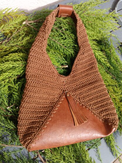 Handmade knitted bag (CODE: 000559)