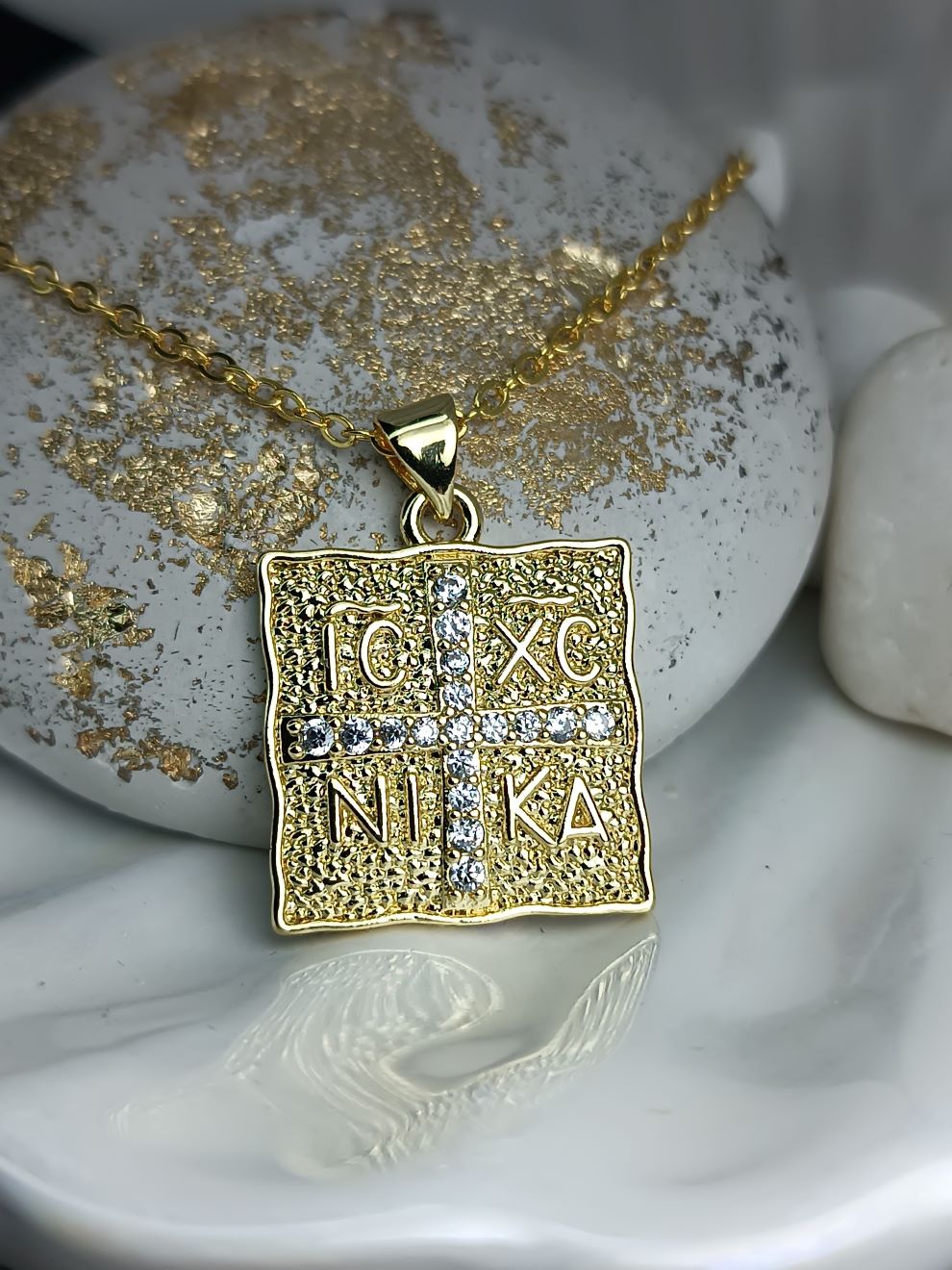 Χρυσό Τετράγωνο Μενταγιόν IC XC NI KA με Κρύσταλλα από Ατσάλι – Βυζαντινό Στυλ (ΚΩΔ:8070) Χρυσό Τετράγωνο Μενταγιόν IC XC NI KA με Κρύσταλλα από Ατσάλι – Βυζαντινό Στυλ (ΚΩΔ:8070)
